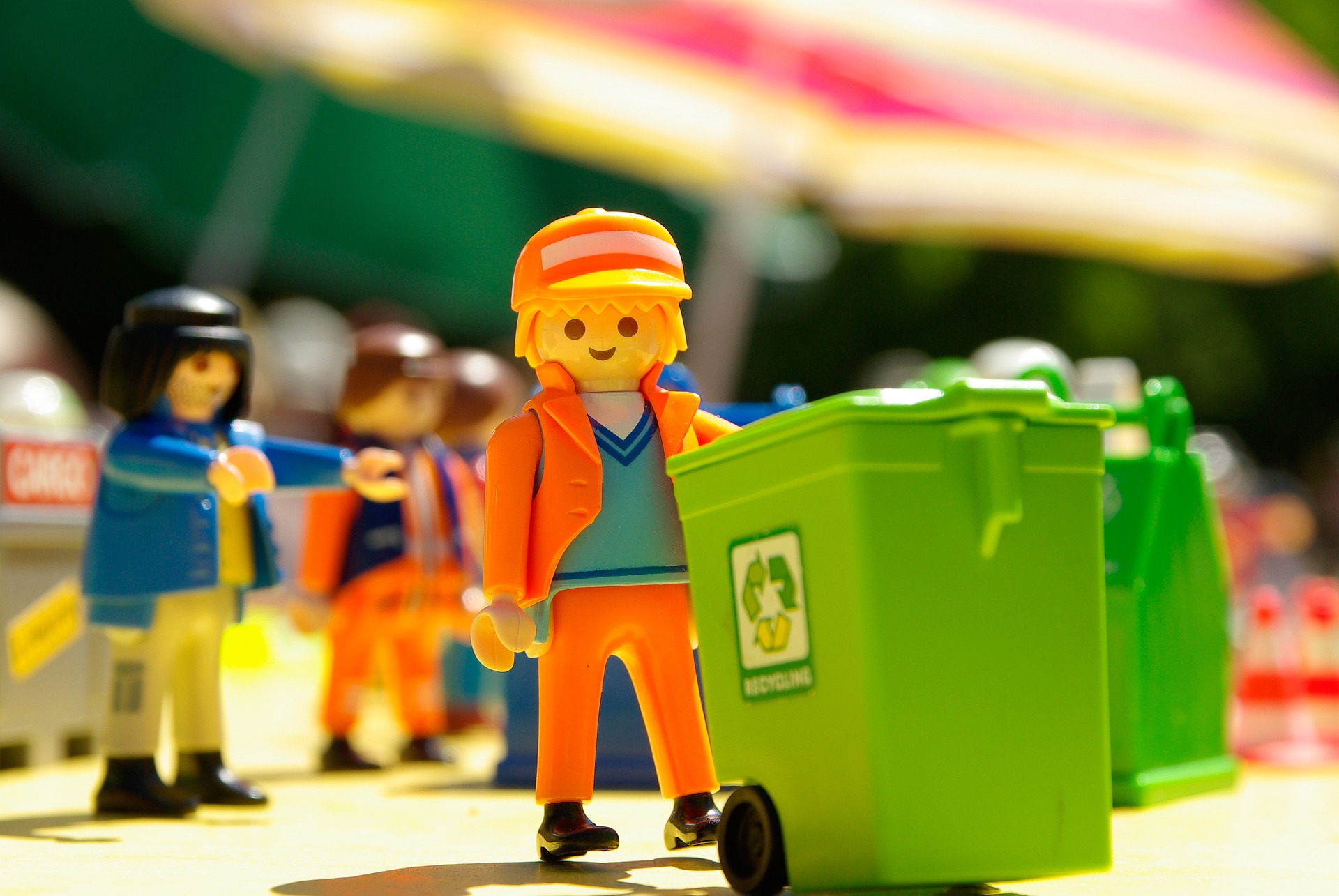 Image of a Playmobil garbage man by jacqueline macou - https://pixabay.com/users/jackmac34-483877/?utm_source=link-attribution&utm_medium=referral&utm_campaign=image&utm_content=771313