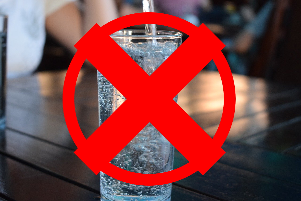 Stolen from here: https://pixabay.com/photos/bottle-mineral-water-bottle-of-water-2582012/